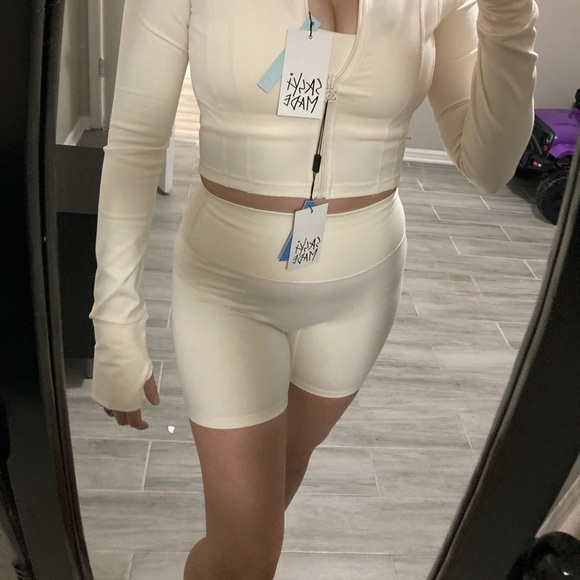 Saski Bike Shorts Butter - Picture 2 of 2